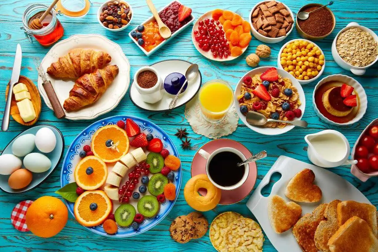 SC - Colazione bilanciata e libri